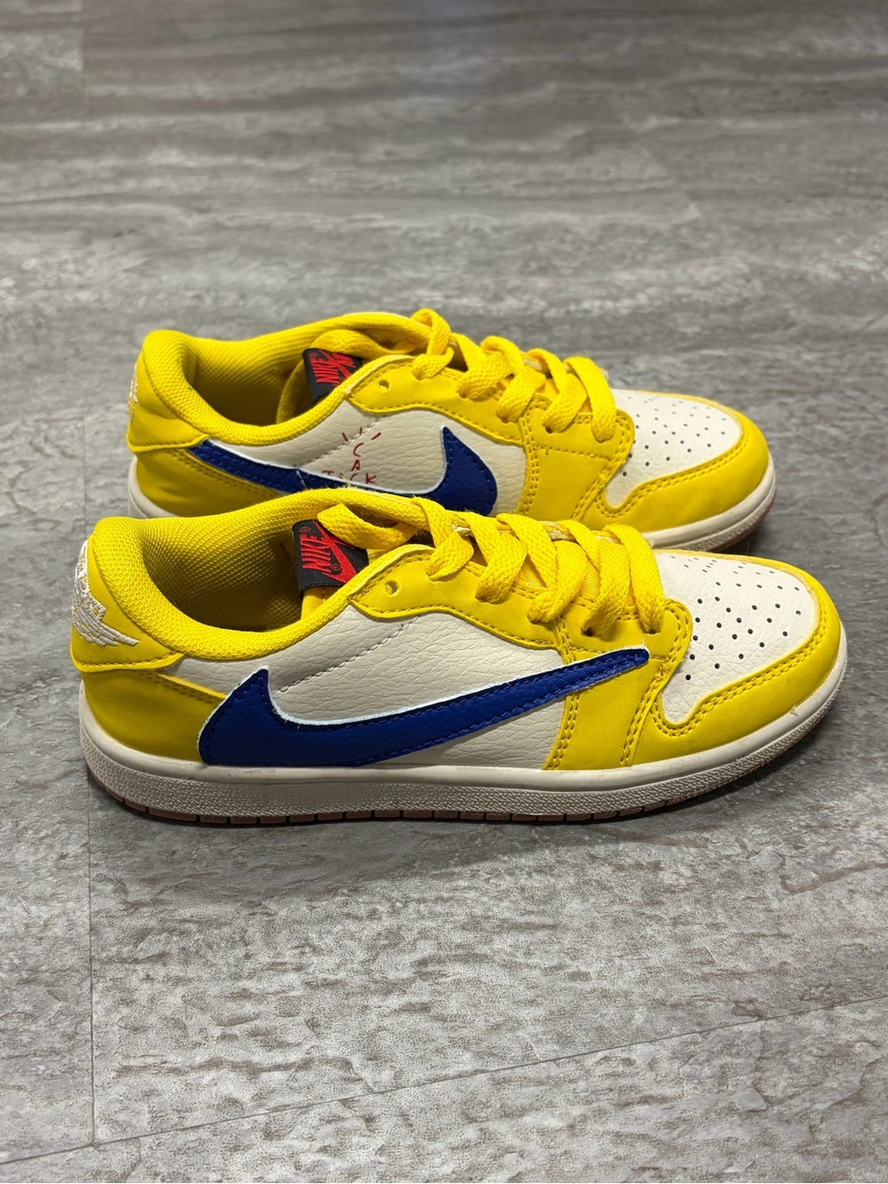 Air Jordan 1 Retro Low OG SP Travis Scott Canary